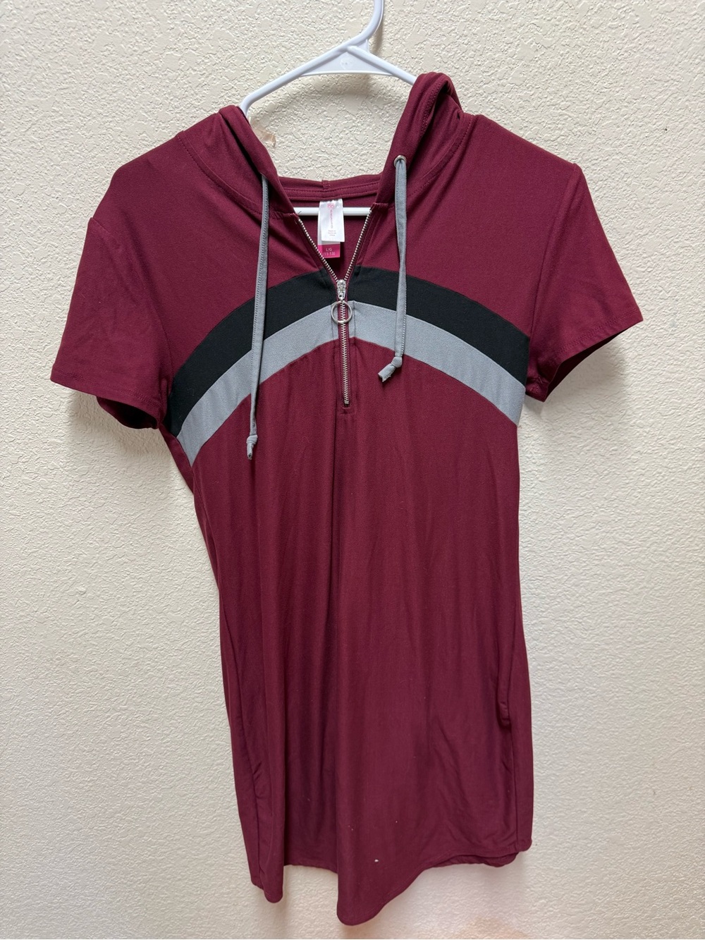 No Boundaries Burgundy Hooded Dress Short Sleeve Quarter Zip Stripe Size LARGE